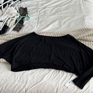 NWT Black Women's Cropped Top long sleeve